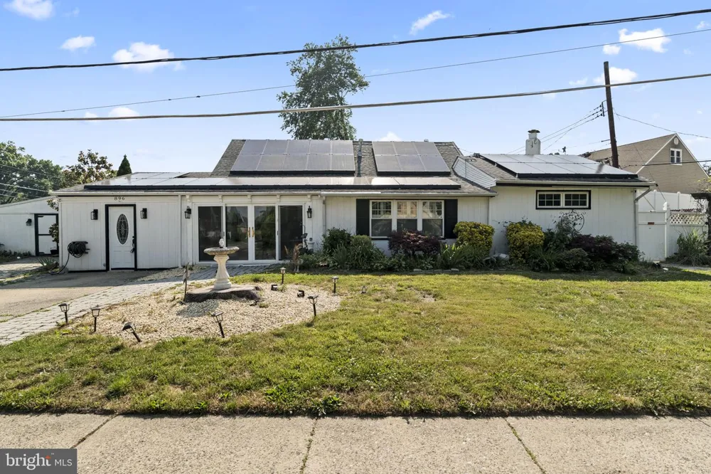 896 PINE HILL RD Philadelphia, PA 19115
