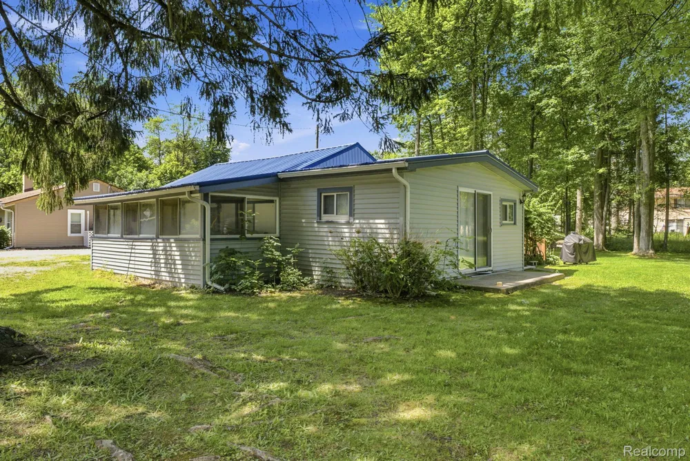 7496 Forest Drive Worth Township, MI 48450