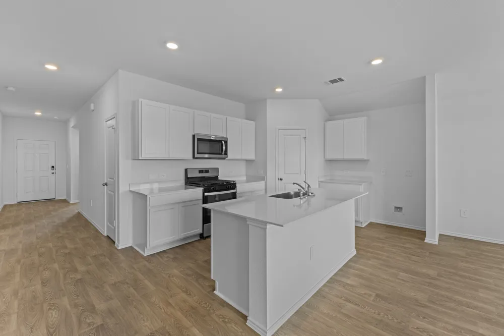 12208 Silverton Tree Bend Mustang Ridge, TX 78610