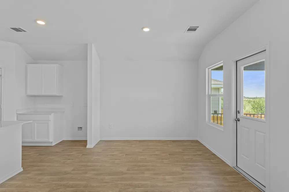 12208 Silverton Tree Bend Mustang Ridge, TX 78610