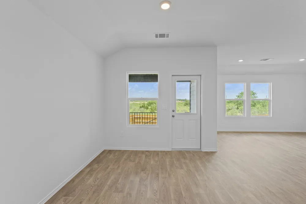 12208 Silverton Tree Bend Mustang Ridge, TX 78610