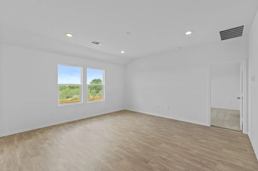 12208 Silverton Tree Bend Mustang Ridge, TX 78610