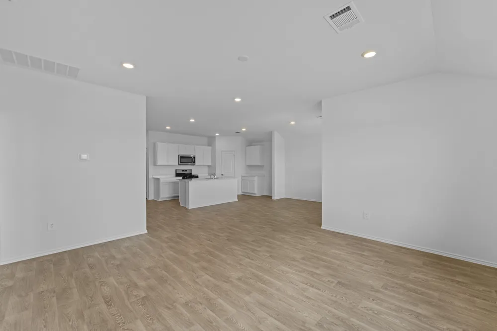12208 Silverton Tree Bend Mustang Ridge, TX 78610