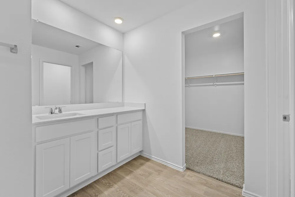 12208 Silverton Tree Bend Mustang Ridge, TX 78610