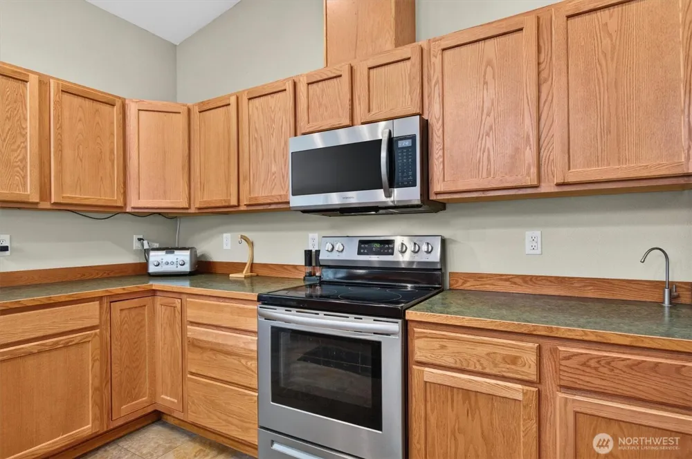 937 Germany Creek Longview, WA 98632