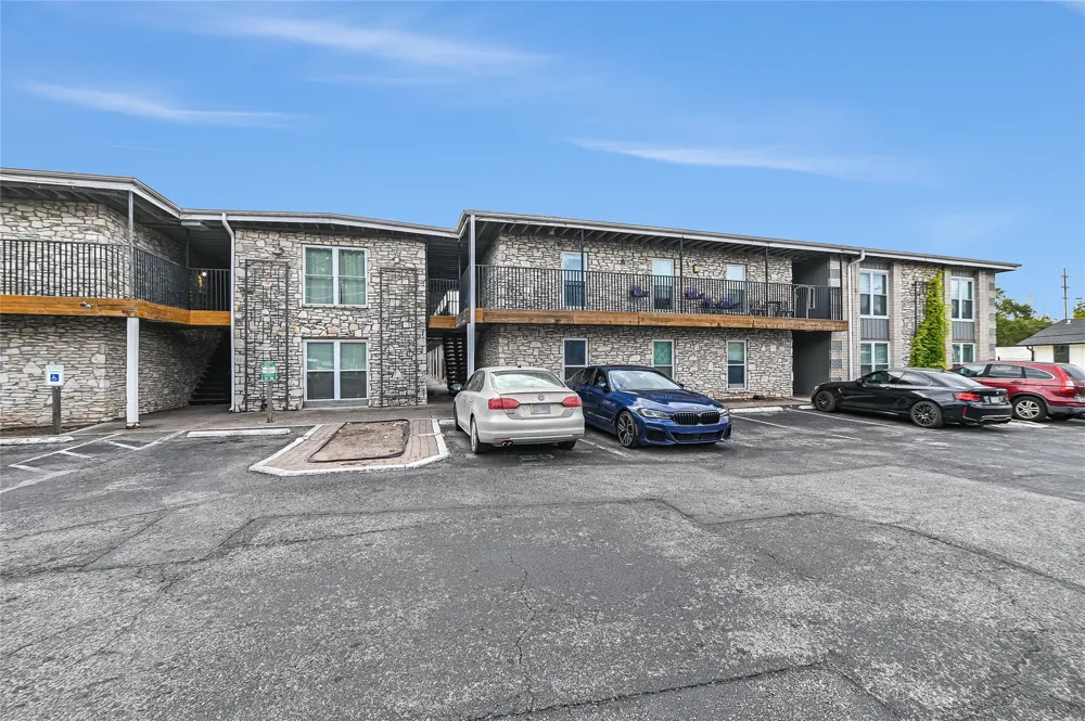 2401 Manor Road #131 Austin, TX 78722