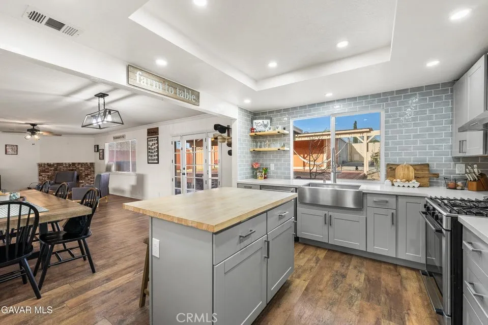 4354 Sungate Drive Palmdale, CA 93551