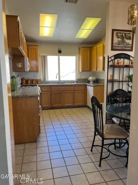 4354 Sungate Drive Palmdale, CA 93551