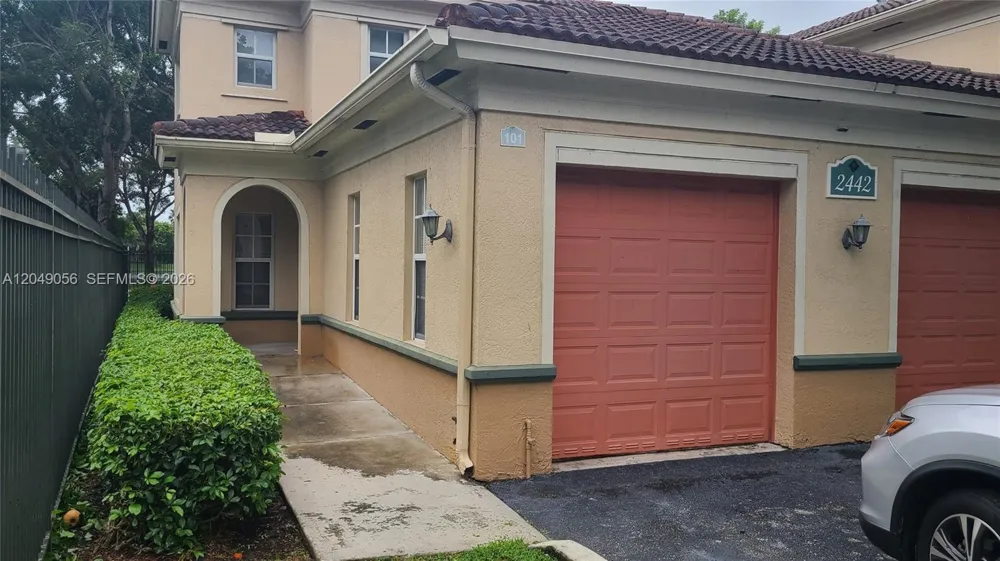 2442 Centergate Dr #101 Miramar, FL 33025