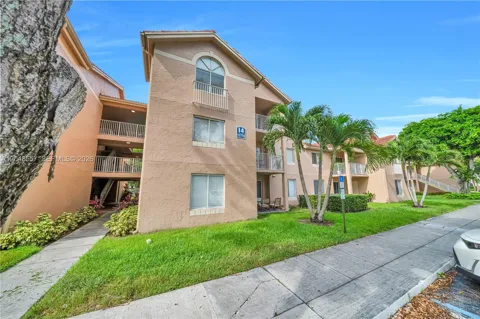 15770 SW 106th Ter #106