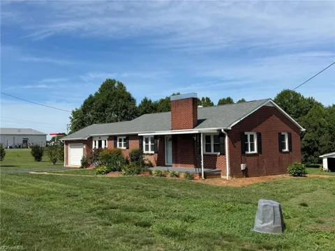 2421 Smithtown Road