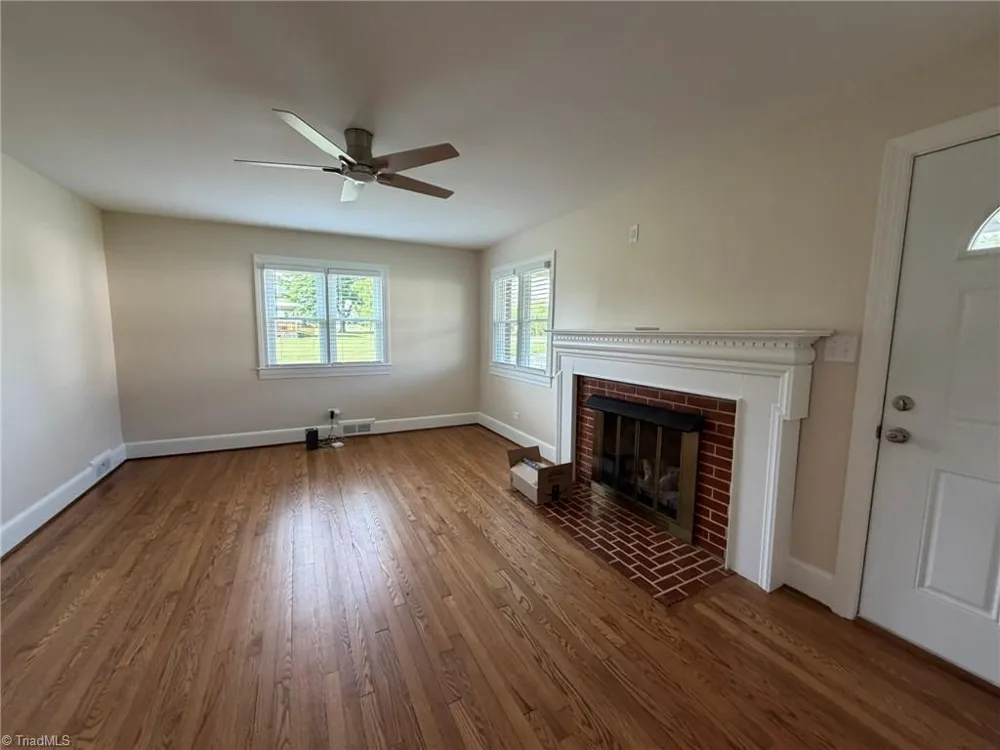 2421 Smithtown Road East Bend, NC 27018