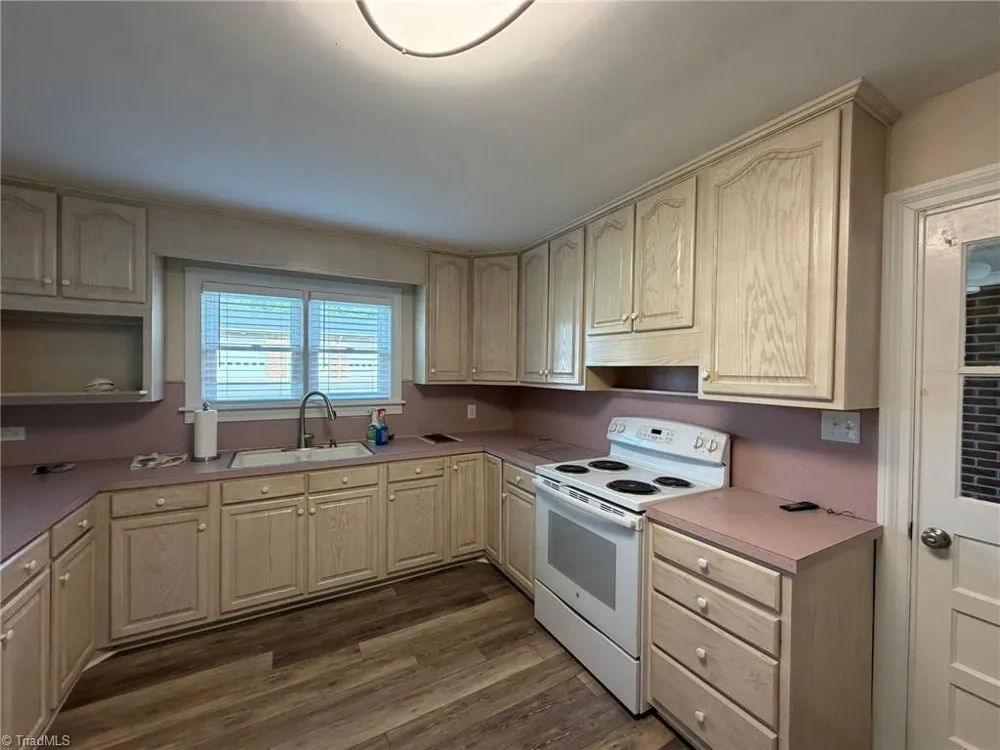 2421 Smithtown Road East Bend, NC 27018