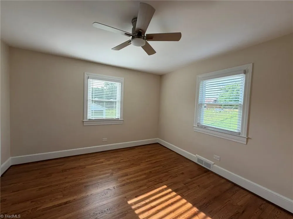 2421 Smithtown Road East Bend, NC 27018
