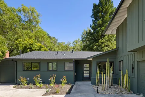 432 Calle De La Mesa
