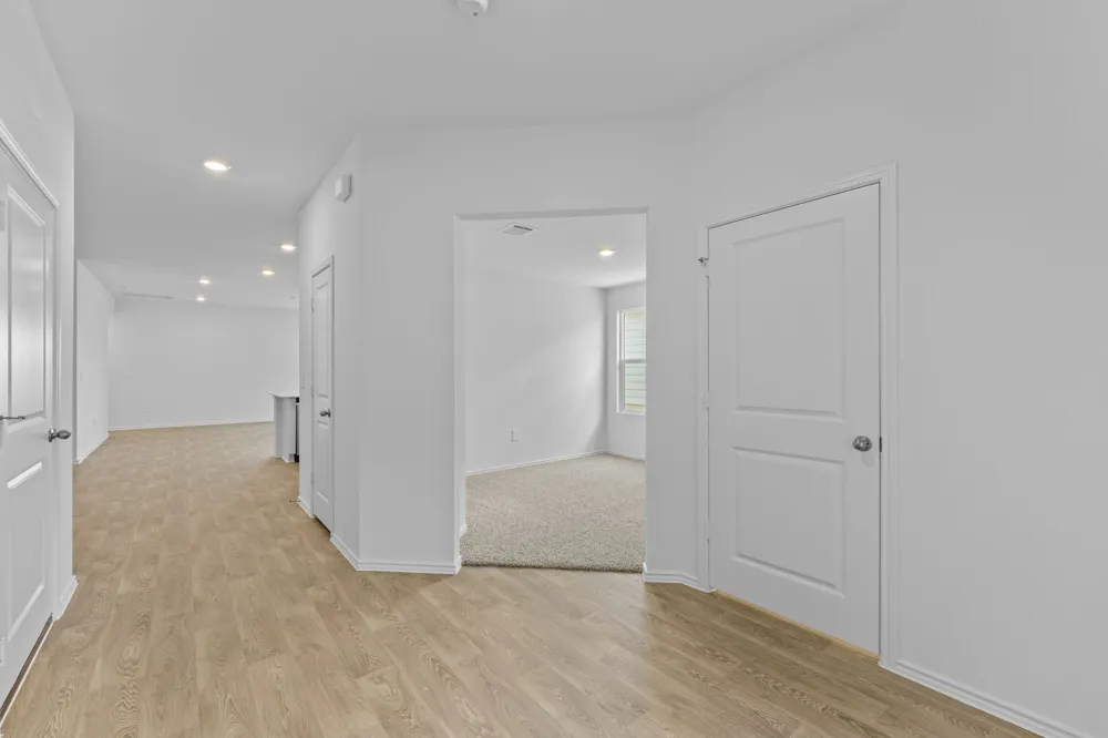 12216 Silverton Tree Bend Mustang Ridge, TX 78610