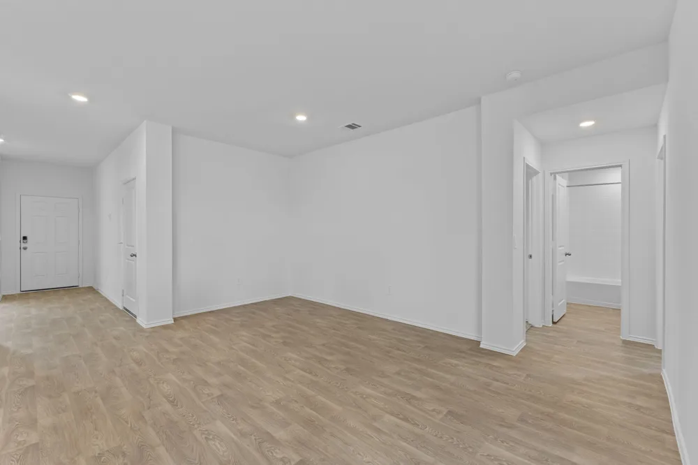 12216 Silverton Tree Bend Mustang Ridge, TX 78610