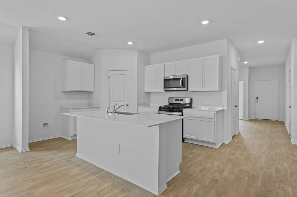 12216 Silverton Tree Bend Mustang Ridge, TX 78610