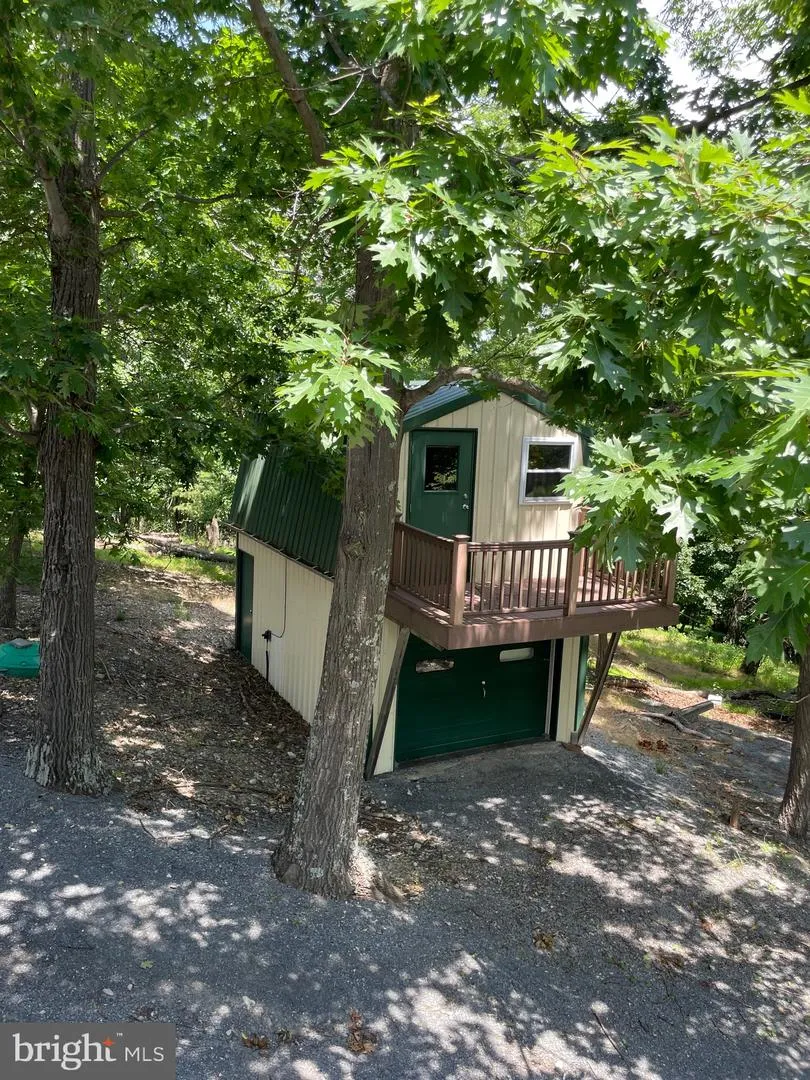 219 EBY DRIVE Petersburg, WV 26847