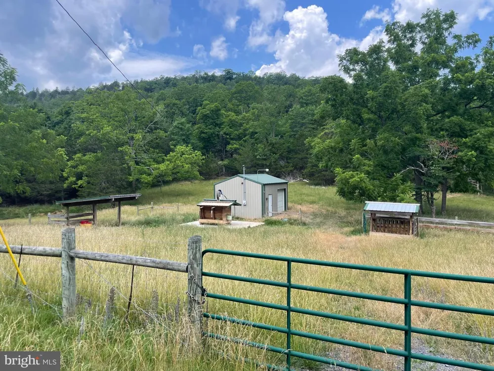219 EBY DRIVE Petersburg, WV 26847