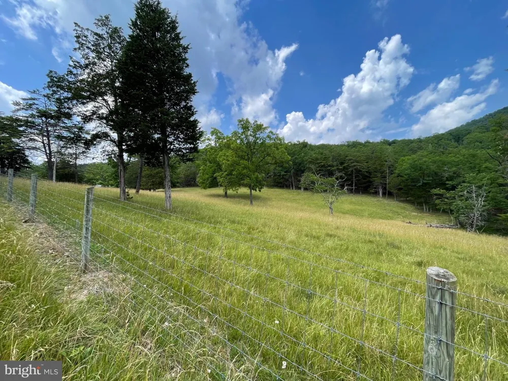 219 EBY DRIVE Petersburg, WV 26847