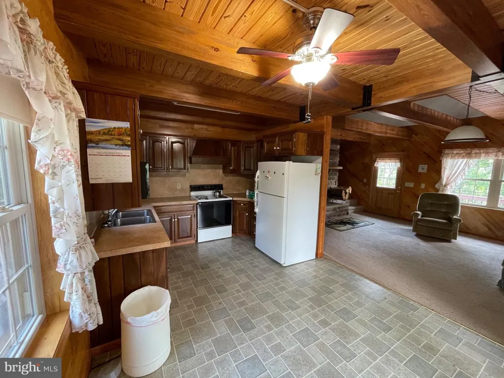 219 EBY DRIVE Petersburg, WV 26847