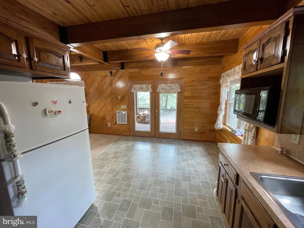 219 EBY DRIVE Petersburg, WV 26847