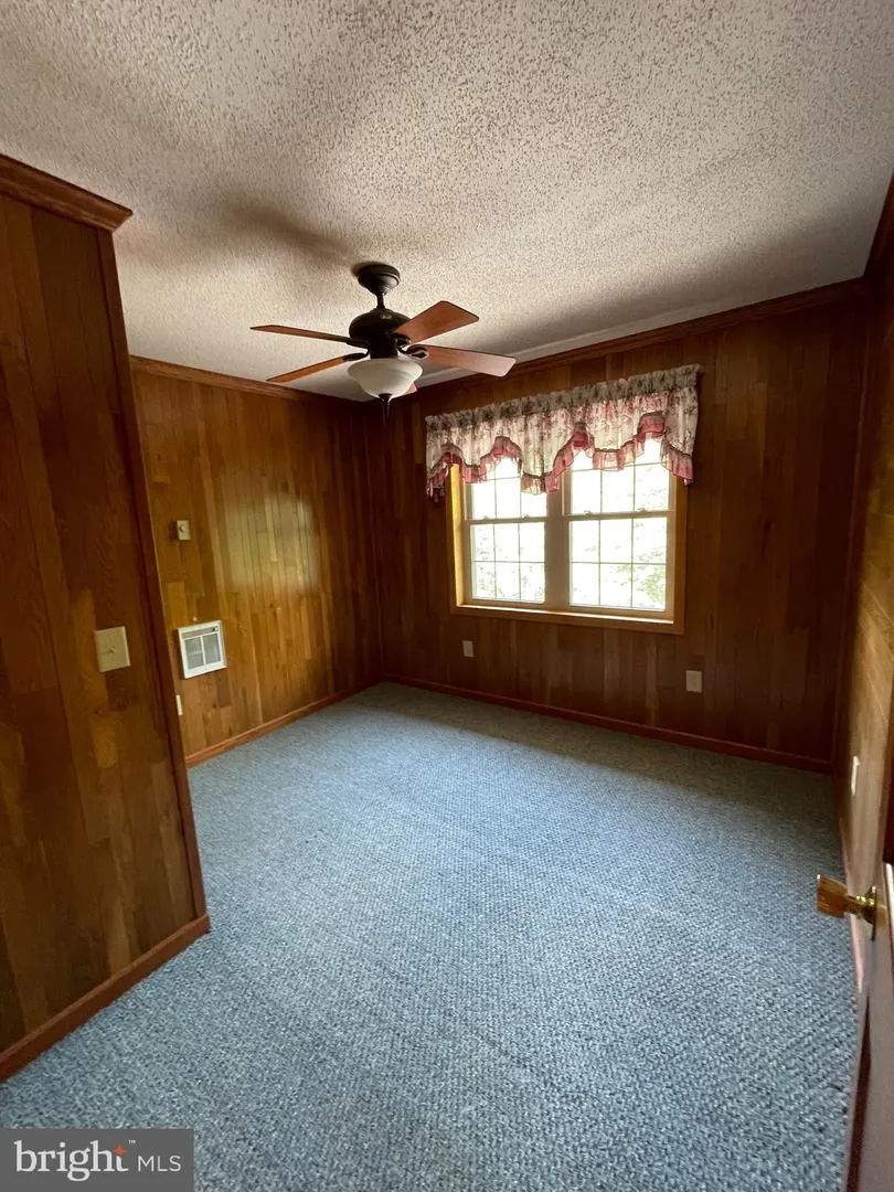 219 EBY DRIVE Petersburg, WV 26847