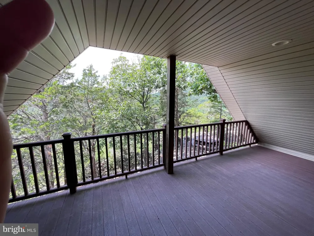 219 EBY DRIVE Petersburg, WV 26847