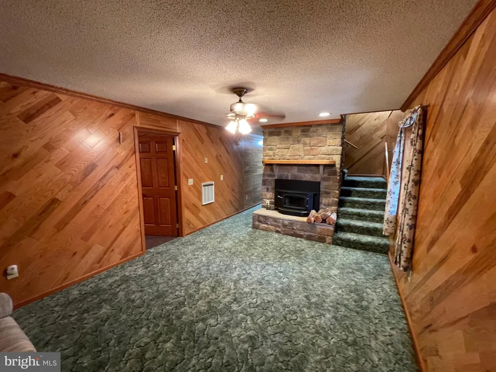 219 EBY DRIVE Petersburg, WV 26847