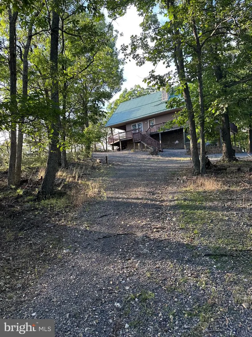 219 EBY DRIVE Petersburg, WV 26847