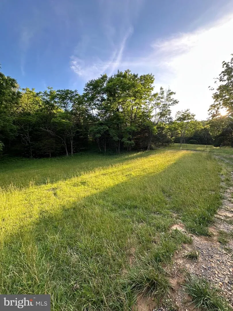 219 EBY DRIVE Petersburg, WV 26847