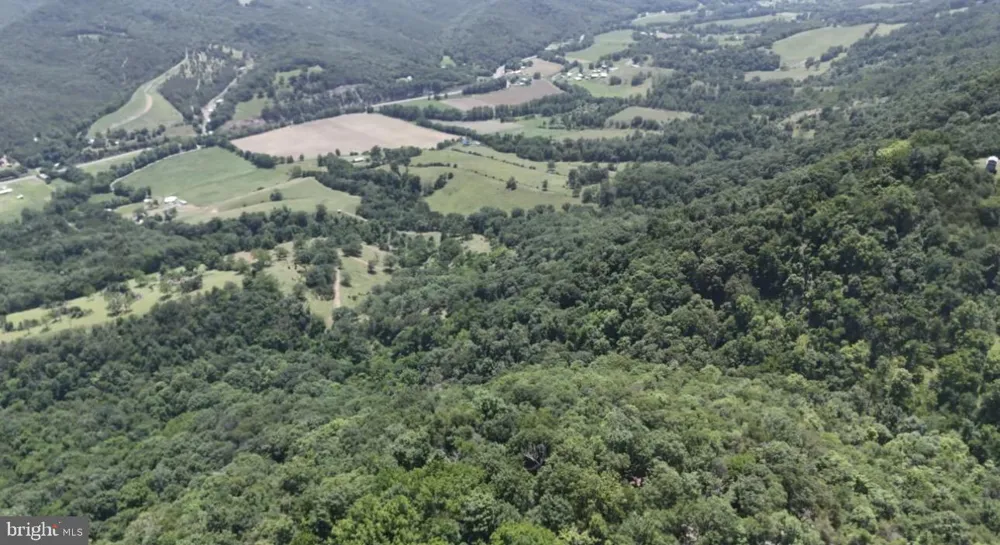 219 EBY DRIVE Petersburg, WV 26847