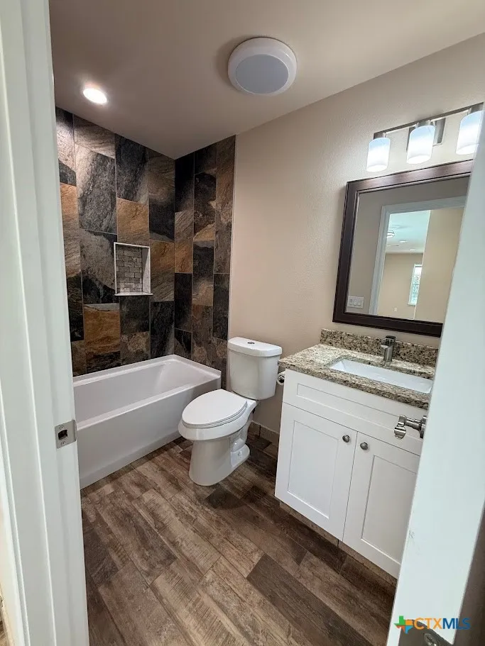 1008 Makayla Drive #10/12/14 Canyon Lake, TX 78133