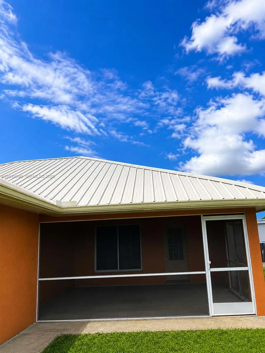 2903 19TH ST SW Lehigh Acres, FL 33976