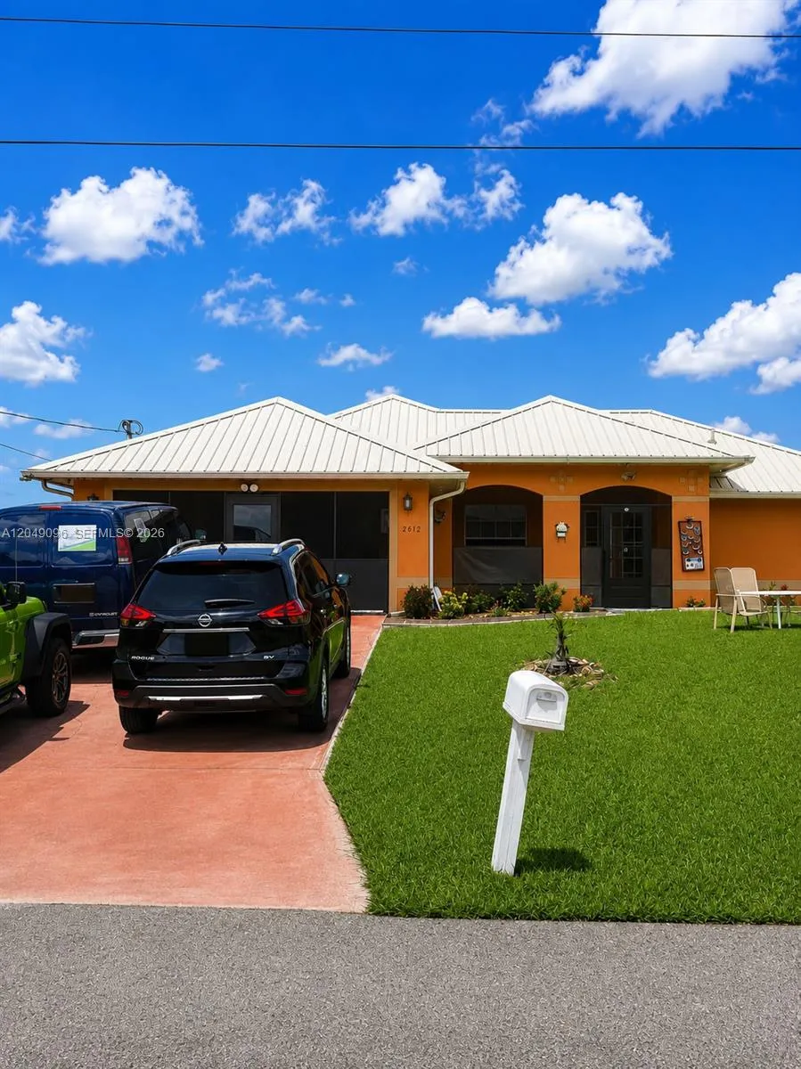 2903 19TH ST SW Lehigh Acres, FL 33976