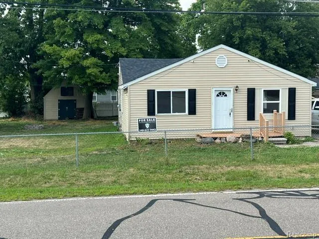 3490 Beveridge Road Flint Charter Township, MI 48532