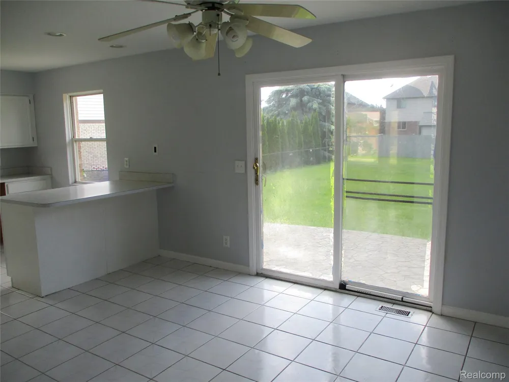33443 Paoletti Fraser City, MI 48026
