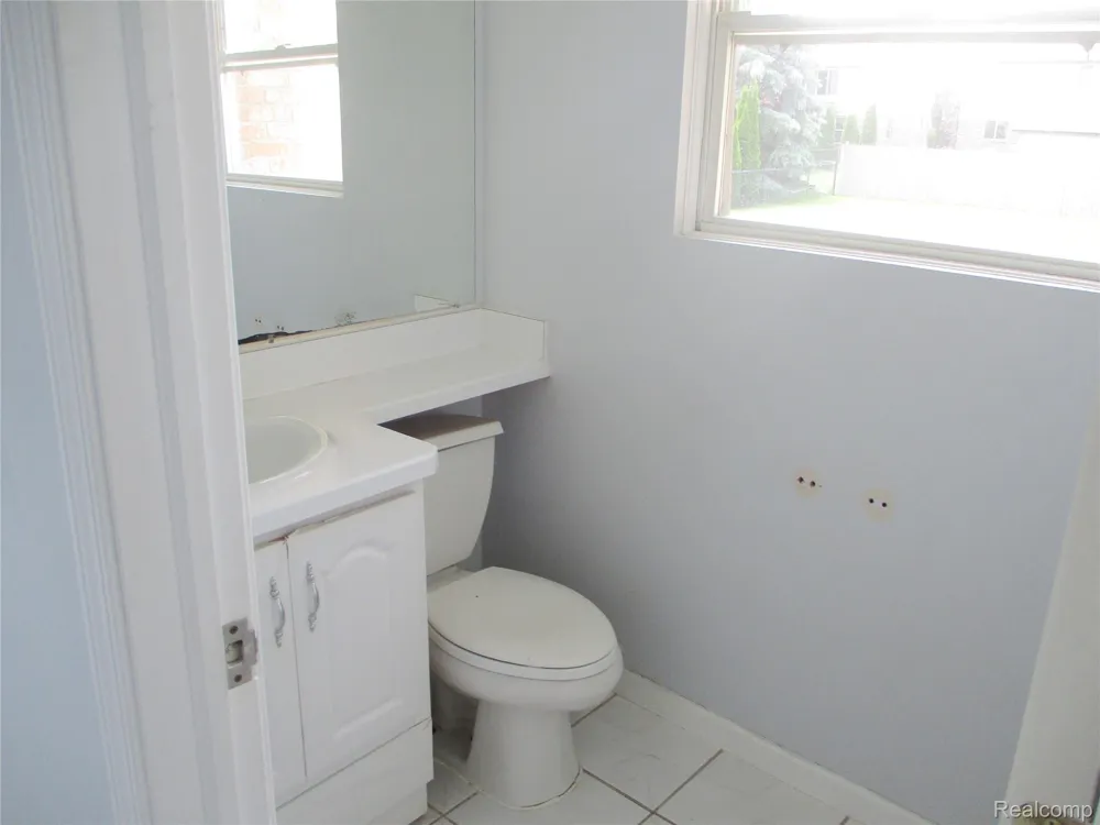 33443 Paoletti Fraser City, MI 48026