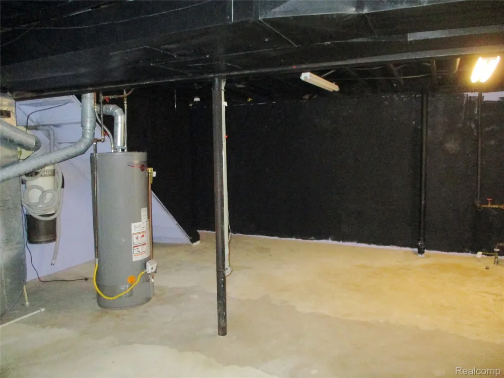 33443 Paoletti Fraser City, MI 48026
