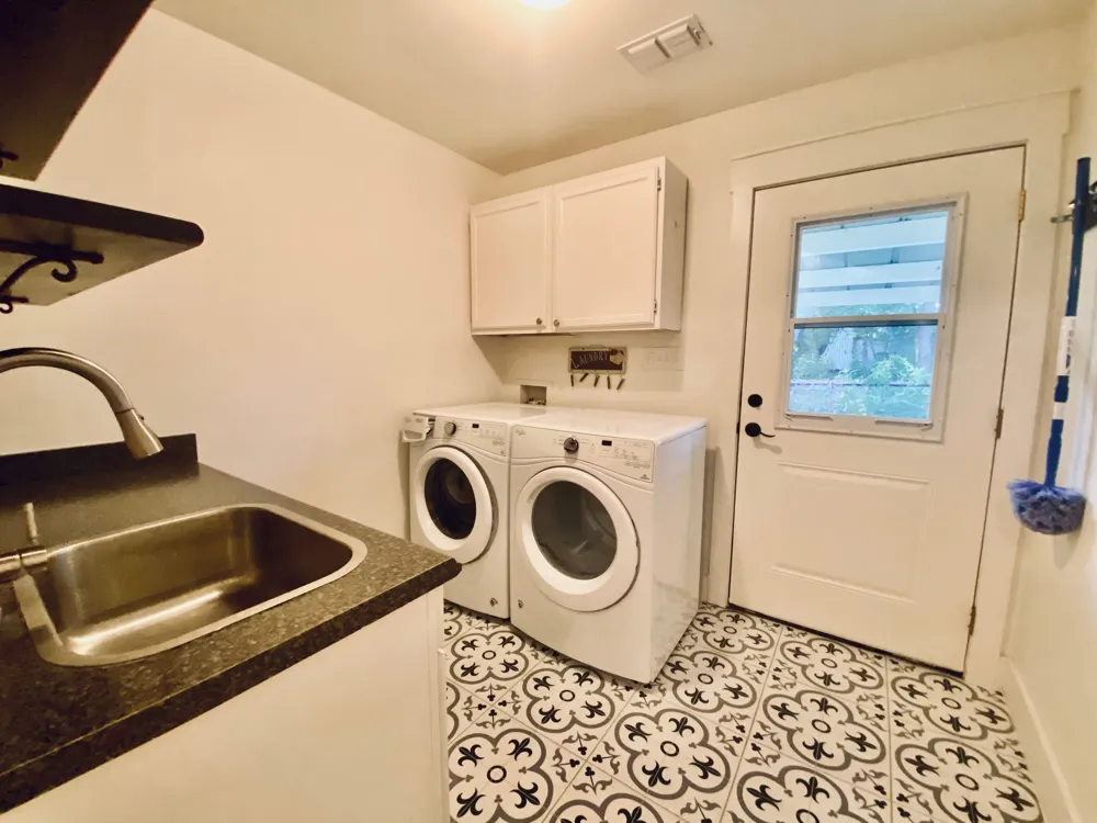 306 Plainview Road Wimberley, TX 78676