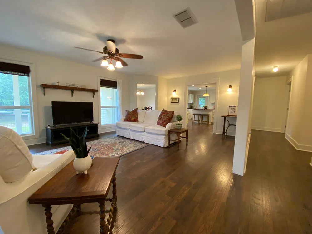 306 Plainview Road Wimberley, TX 78676