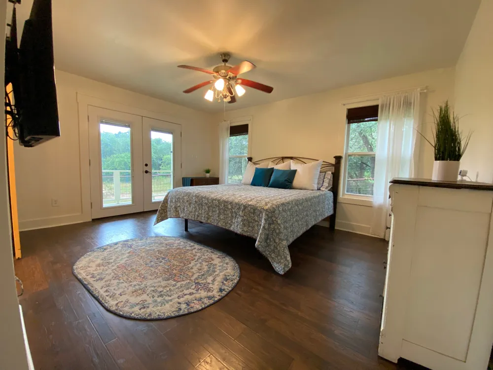306 Plainview Road Wimberley, TX 78676