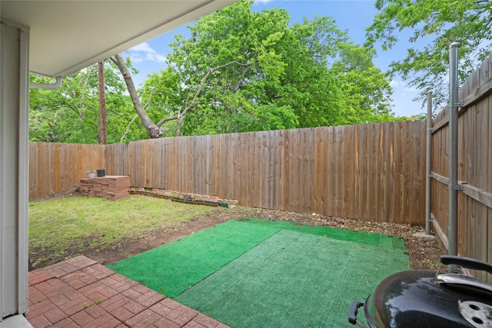 139 Graystone Place Duncanville, TX 75137