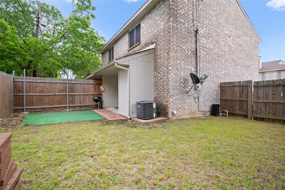 139 Graystone Place Duncanville, TX 75137