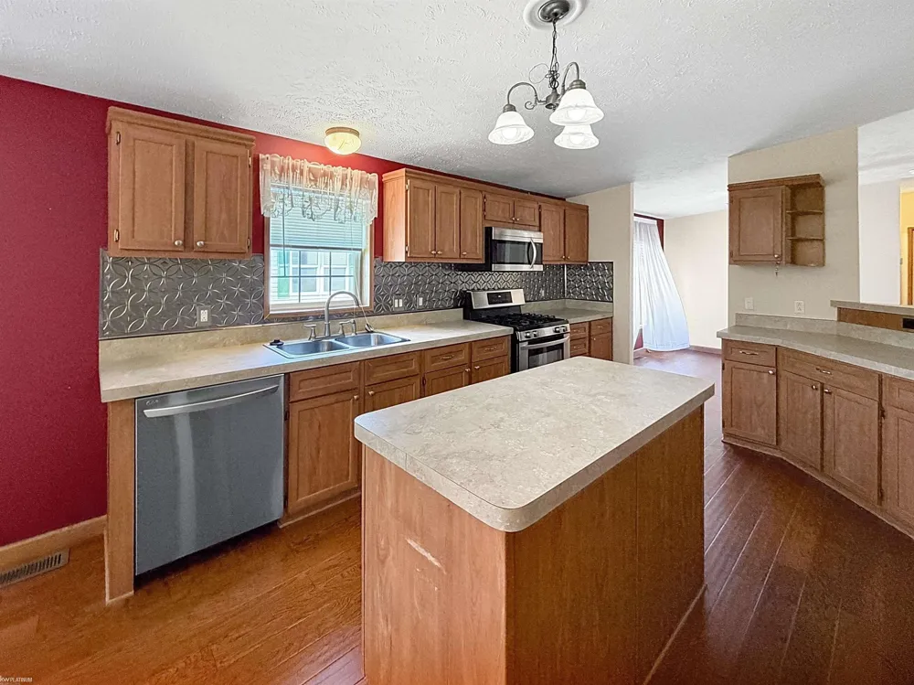 37037 Millstone Trail Lenox Township, MI 48048