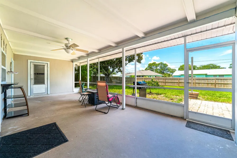 542 Saunders Street Sebastian, FL 32958