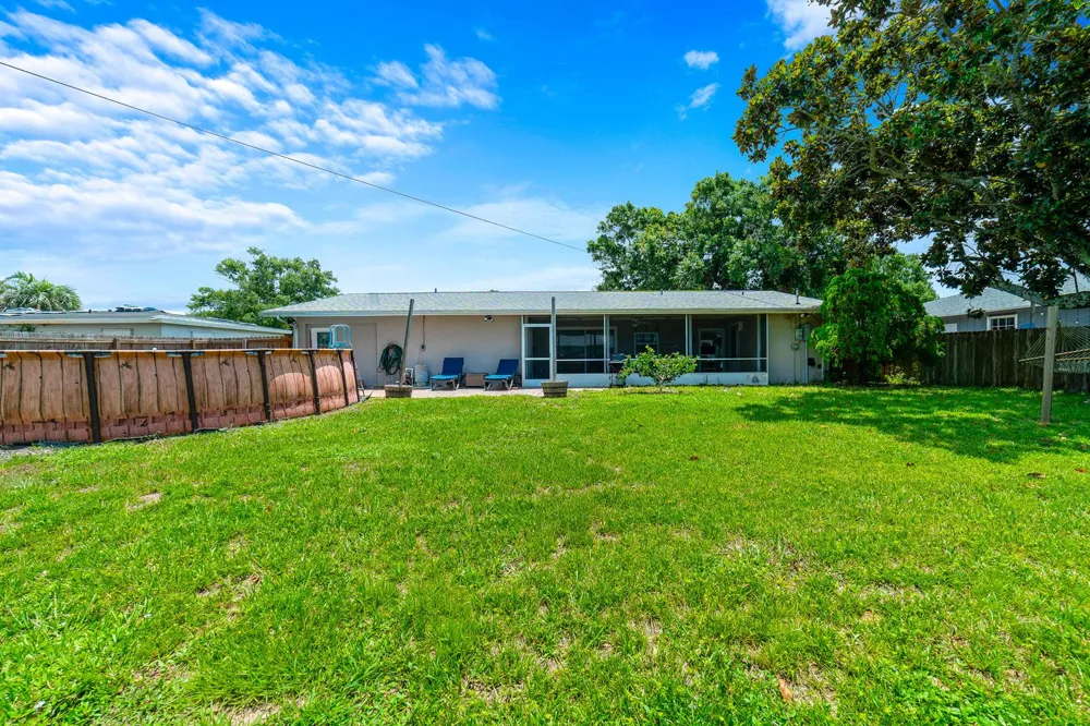 542 Saunders Street Sebastian, FL 32958