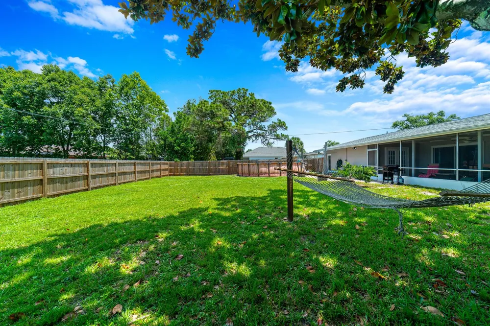 542 Saunders Street Sebastian, FL 32958