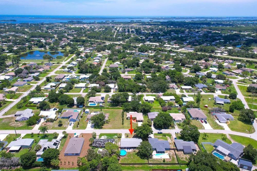 542 Saunders Street Sebastian, FL 32958